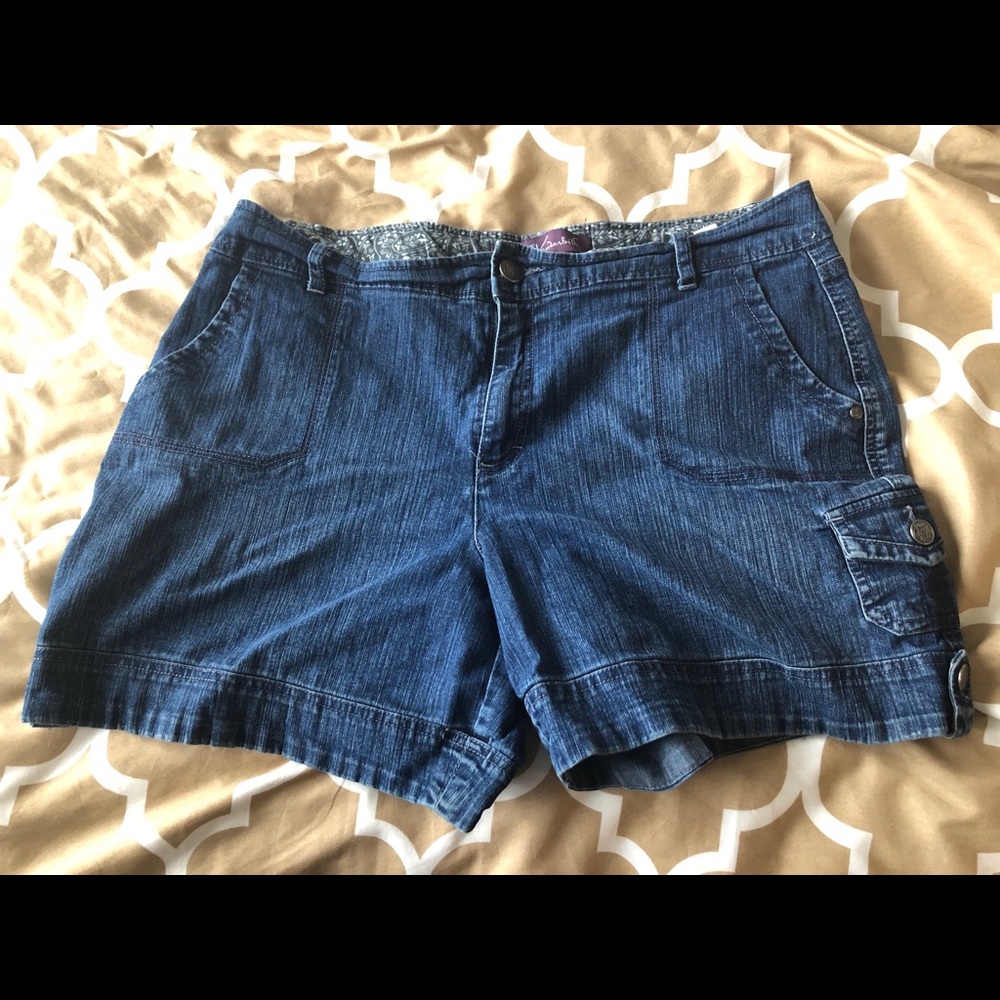 Gloria Vanderbilt size 14 jean shorts